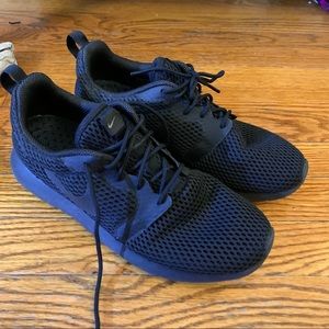 nike sneakers - womans 8.5